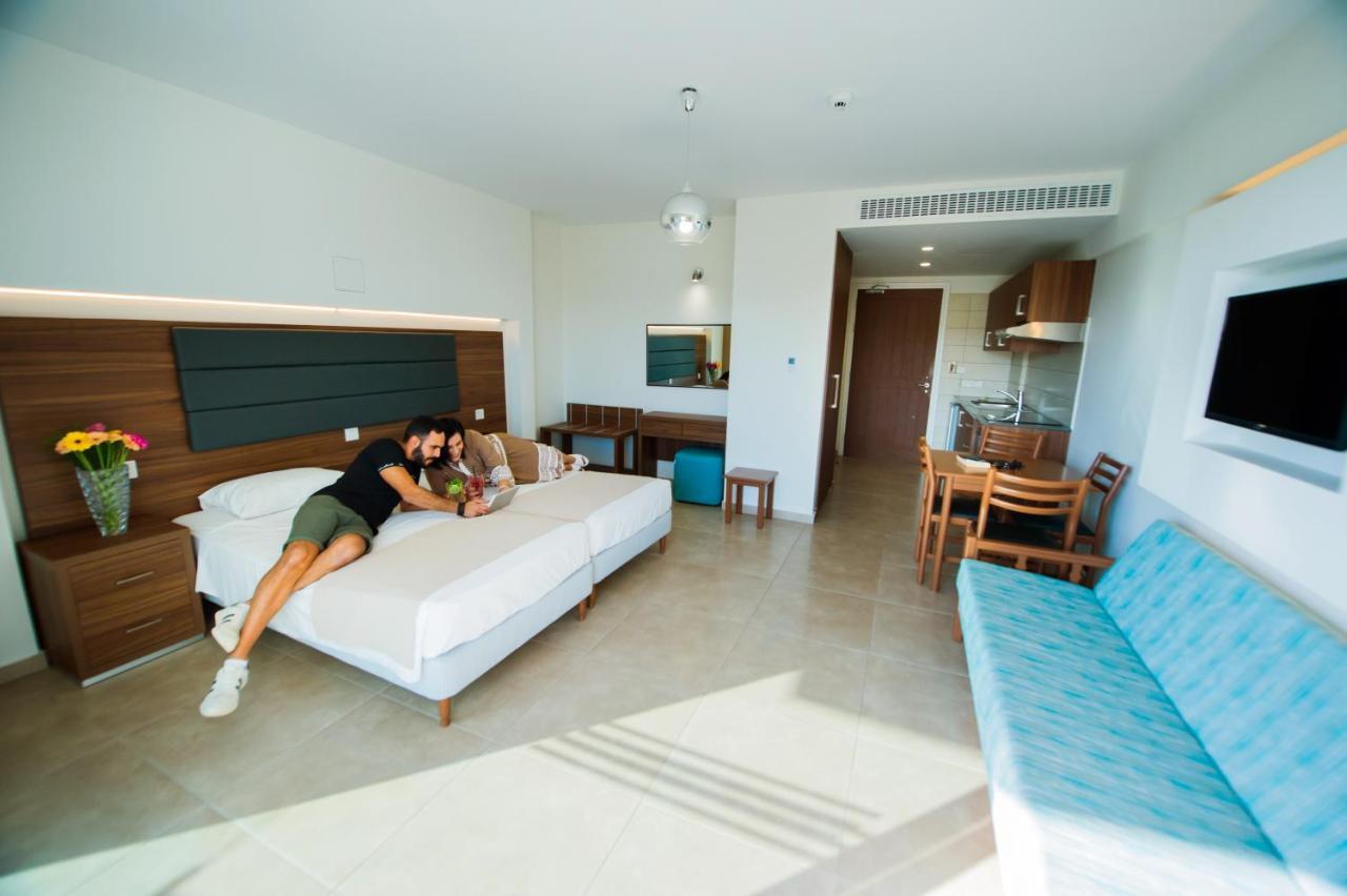 Livas Hotel Apartments Pernera Екстериор снимка