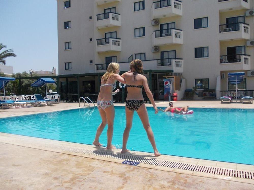 Livas Hotel Apartments Pernera Екстериор снимка