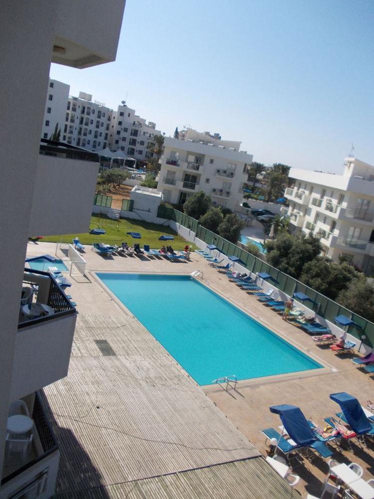 Livas Hotel Apartments Pernera Екстериор снимка
