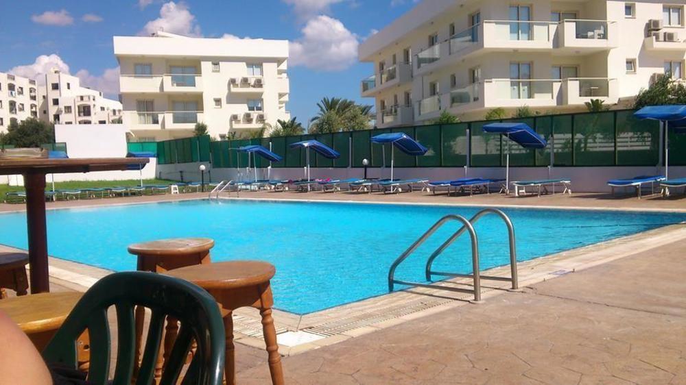 Livas Hotel Apartments Pernera Екстериор снимка