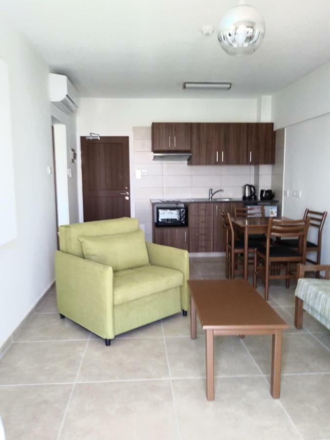 Livas Hotel Apartments Pernera Екстериор снимка