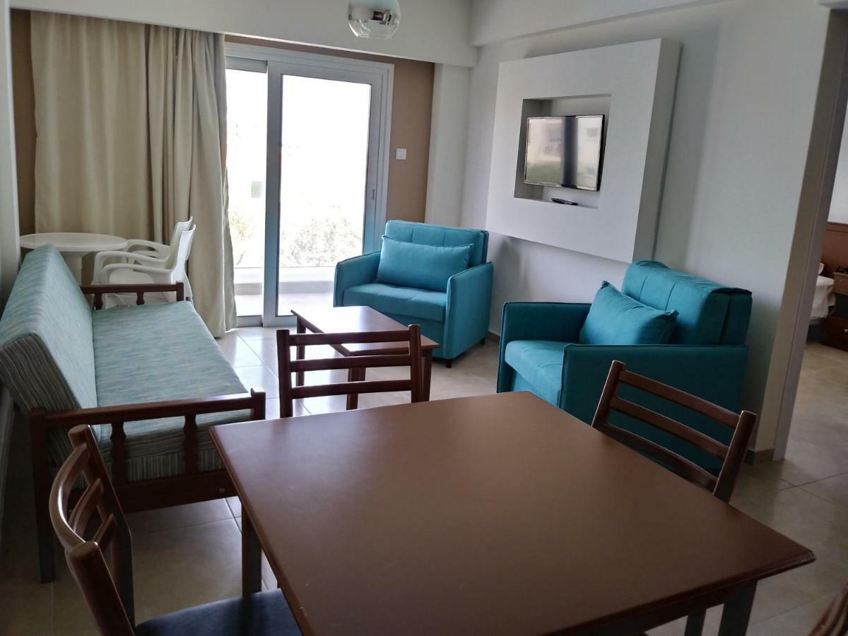 Livas Hotel Apartments Pernera Екстериор снимка